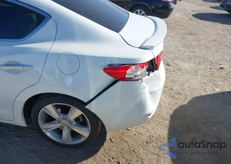 2013 Acura Ilx 2.0L из США, поврежденный, VIN 19VDE1F73DE016650